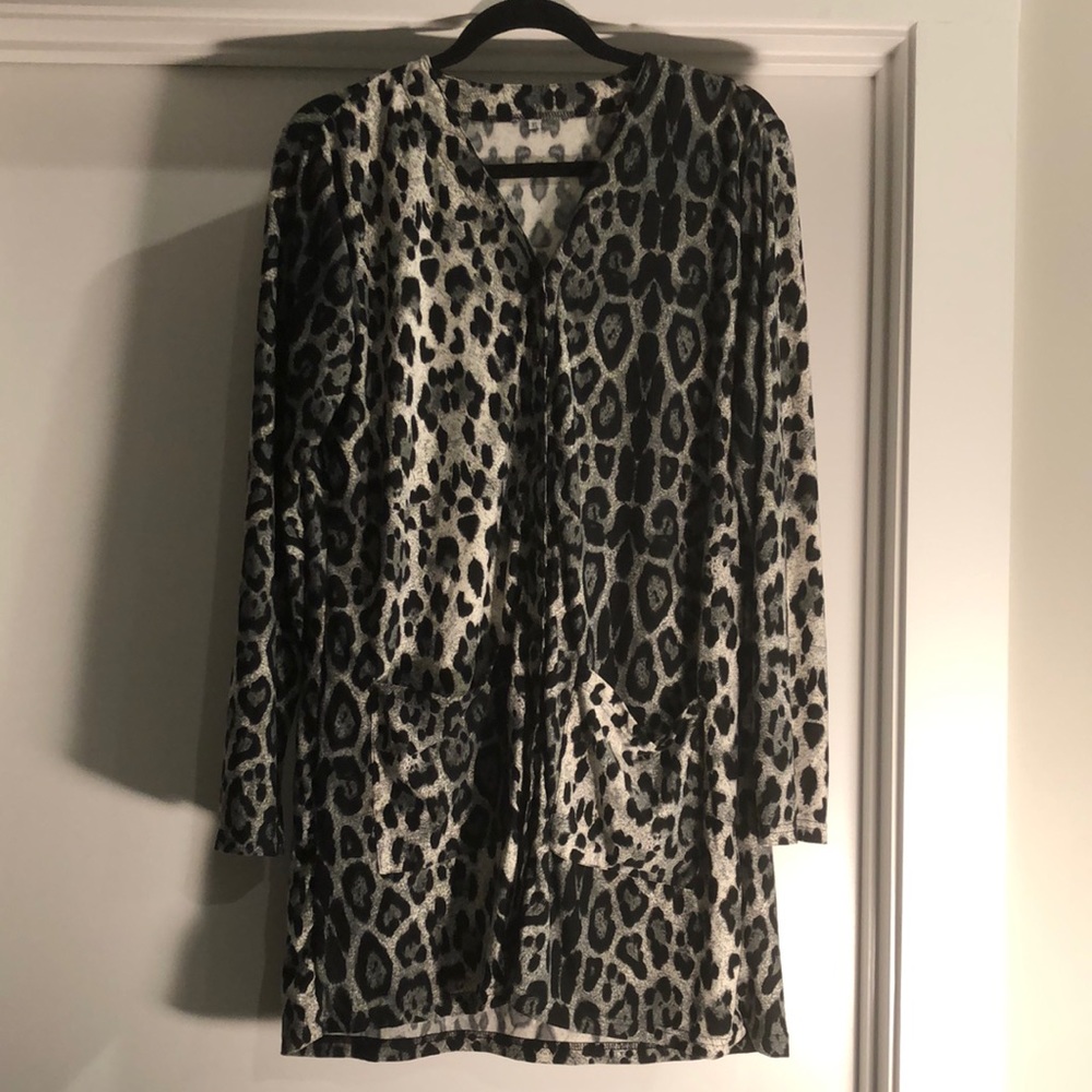 Leopard print long top/might be able to wear as a dress